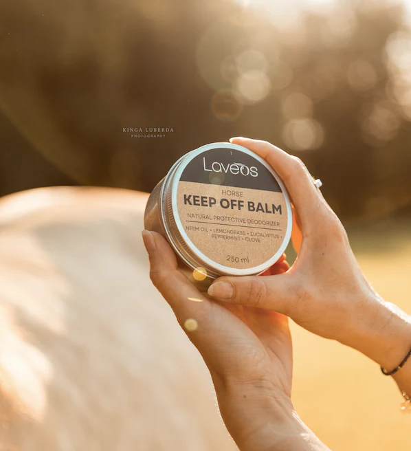 Laveos Keep Off Balm 250 ml | PureHorse